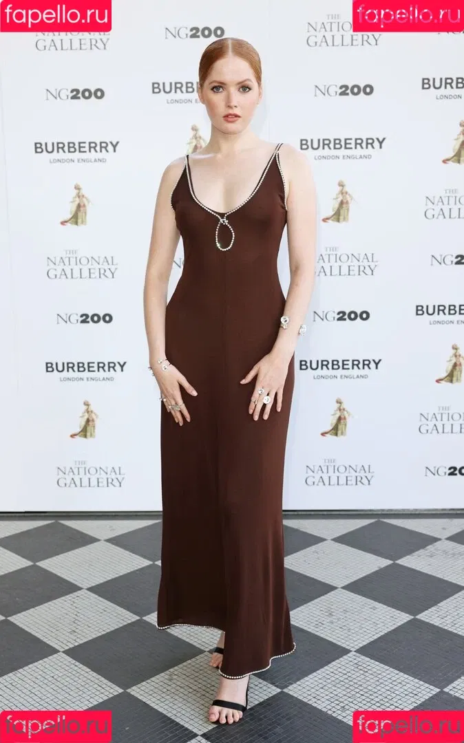 Ellie Bamber Onlyfans Photo Gallery 