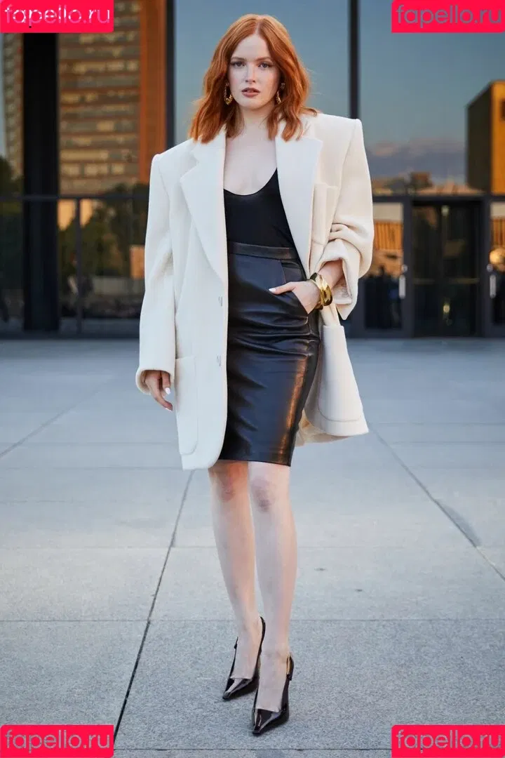 Ellie Bamber Onlyfans Photo Gallery 