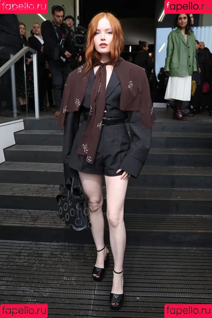 Ellie Bamber Onlyfans Photo Gallery 