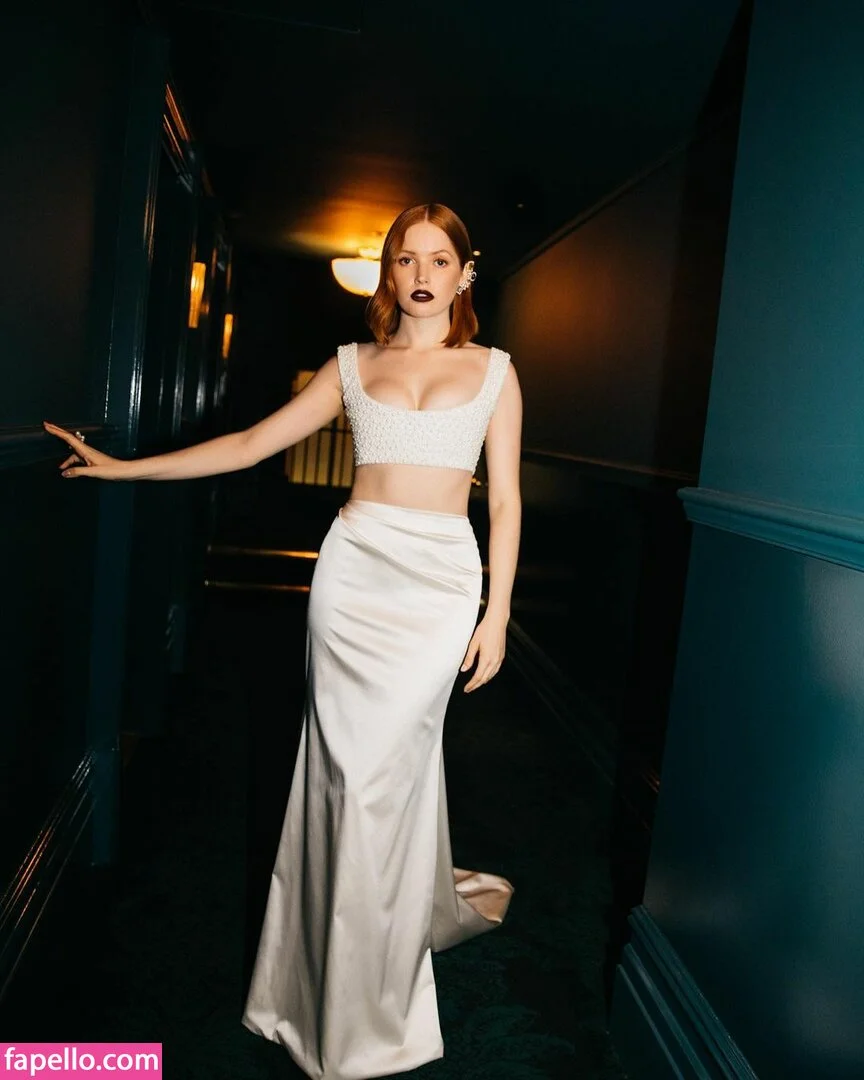 Ellie Bamber Onlyfans Photo Gallery 