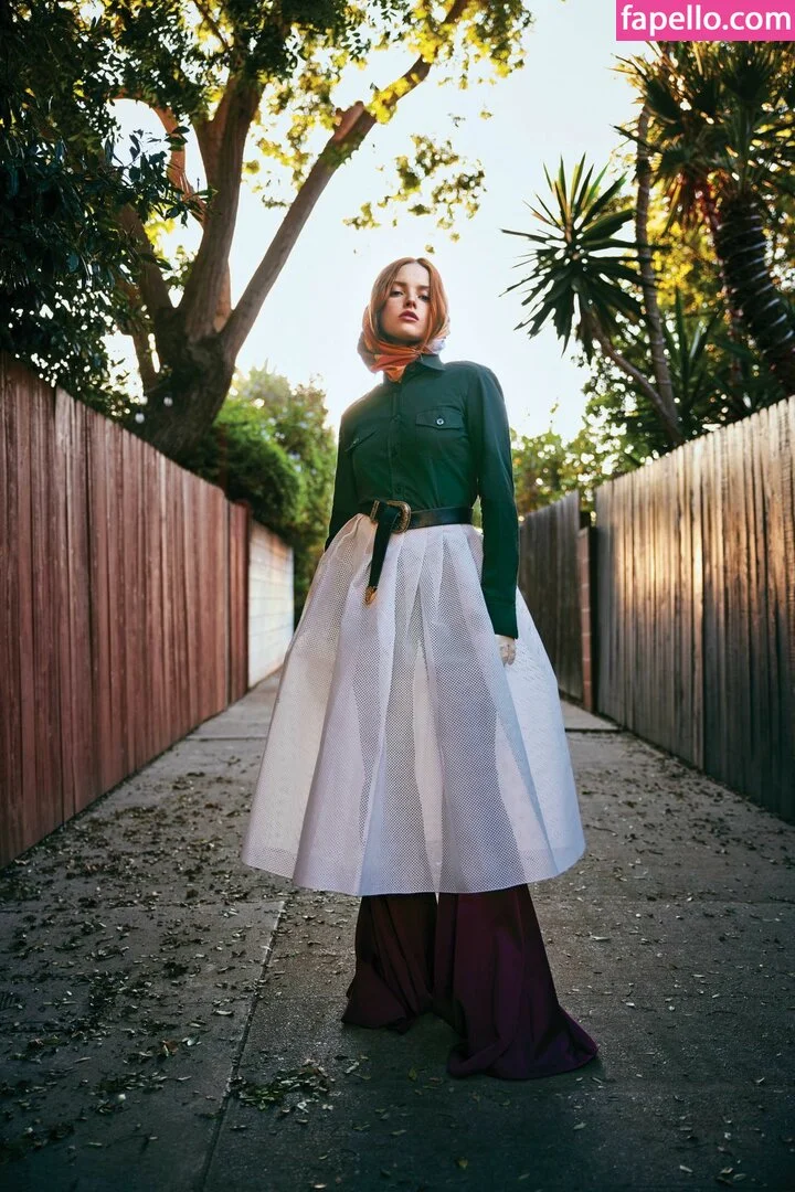 Ellie Bamber Onlyfans Photo Gallery 