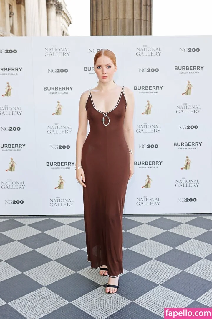 Ellie Bamber Onlyfans Photo Gallery 