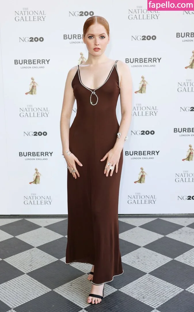 Ellie Bamber Onlyfans Photo Gallery 