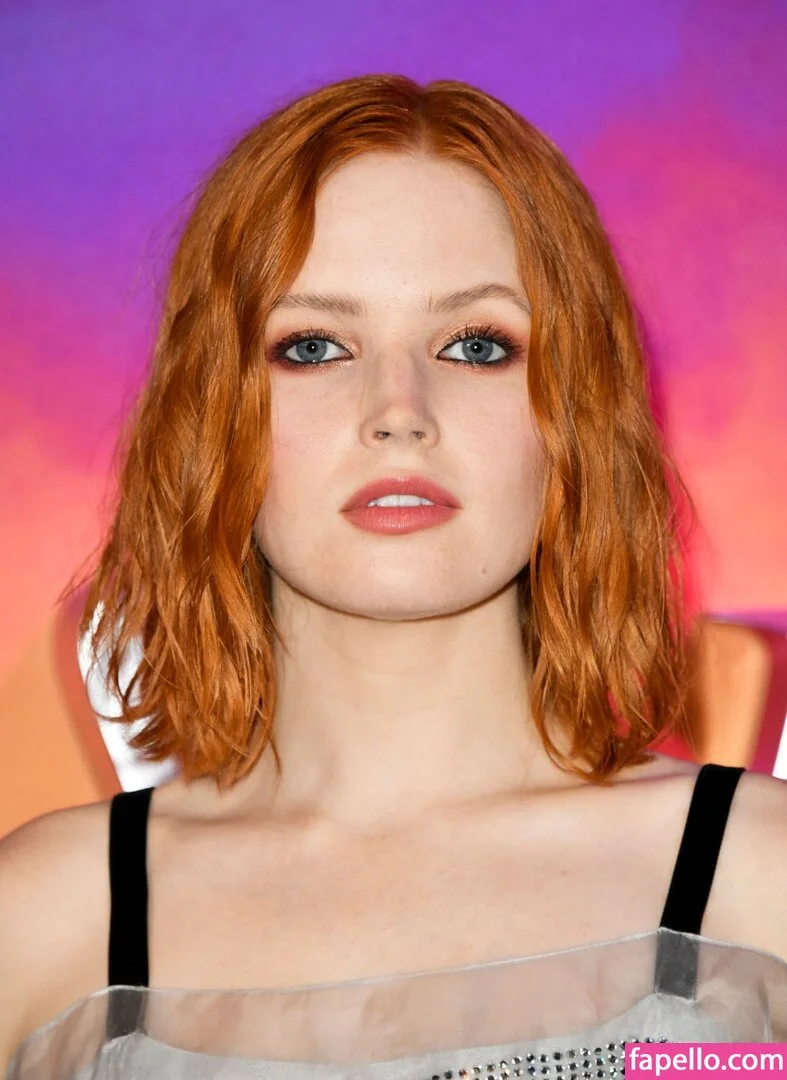 Ellie Bamber Onlyfans Photo Gallery 