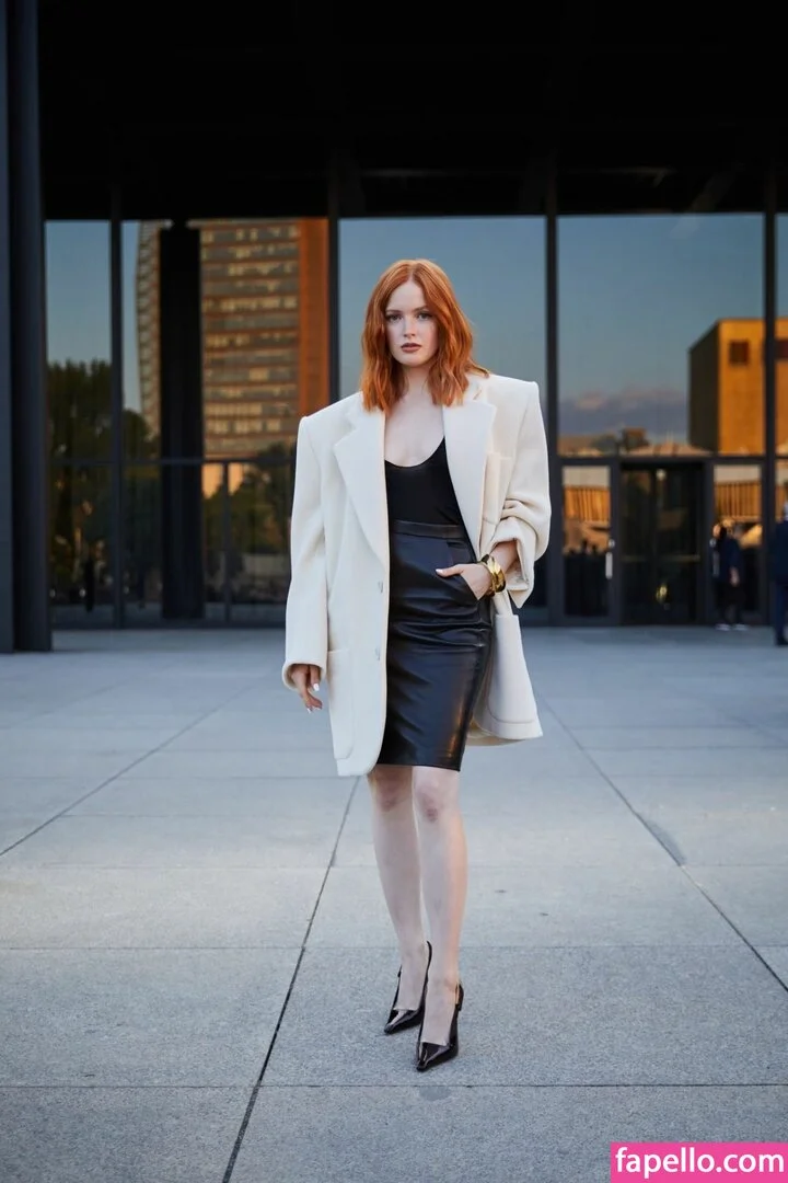 Ellie Bamber Onlyfans Photo Gallery 