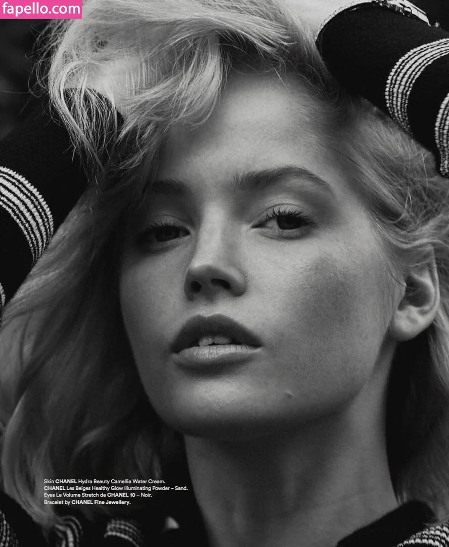 Ellie Bamber Onlyfans Photo Gallery 