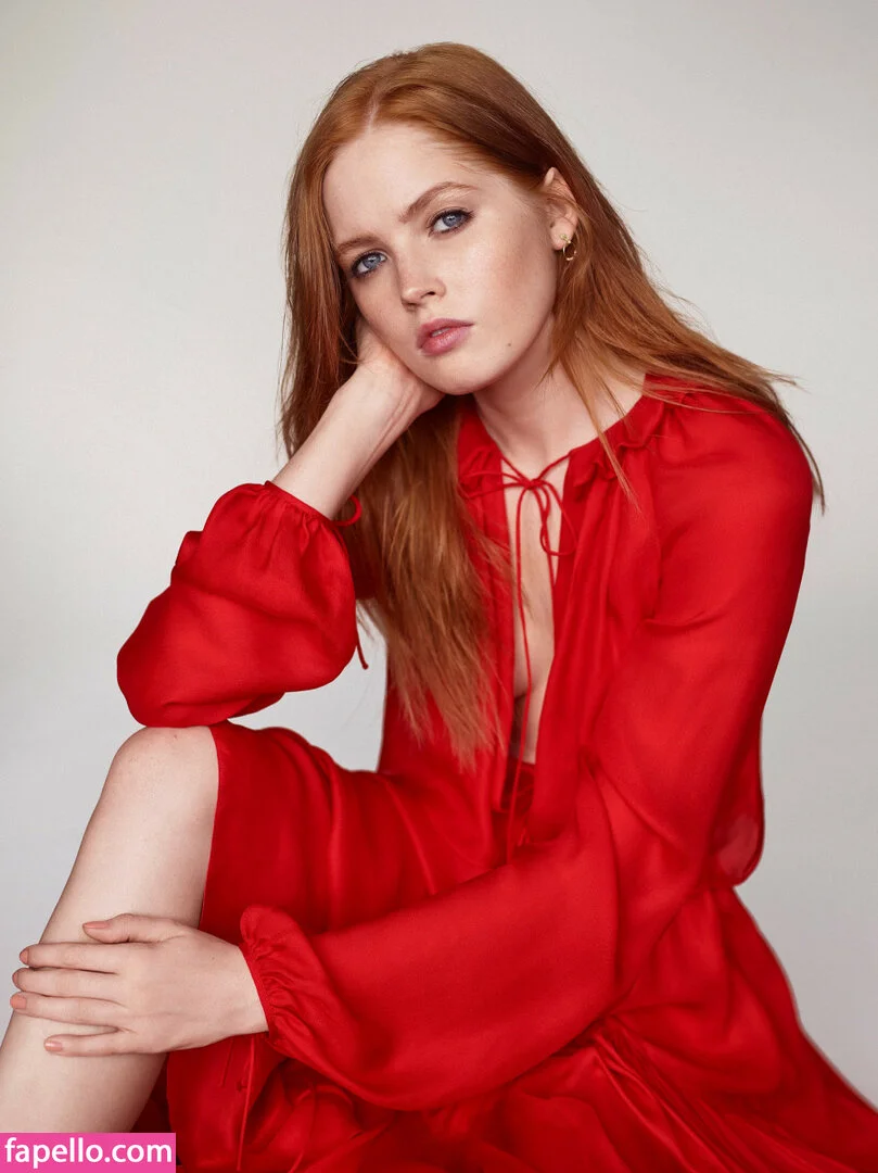 Ellie Bamber Onlyfans Photo Gallery 