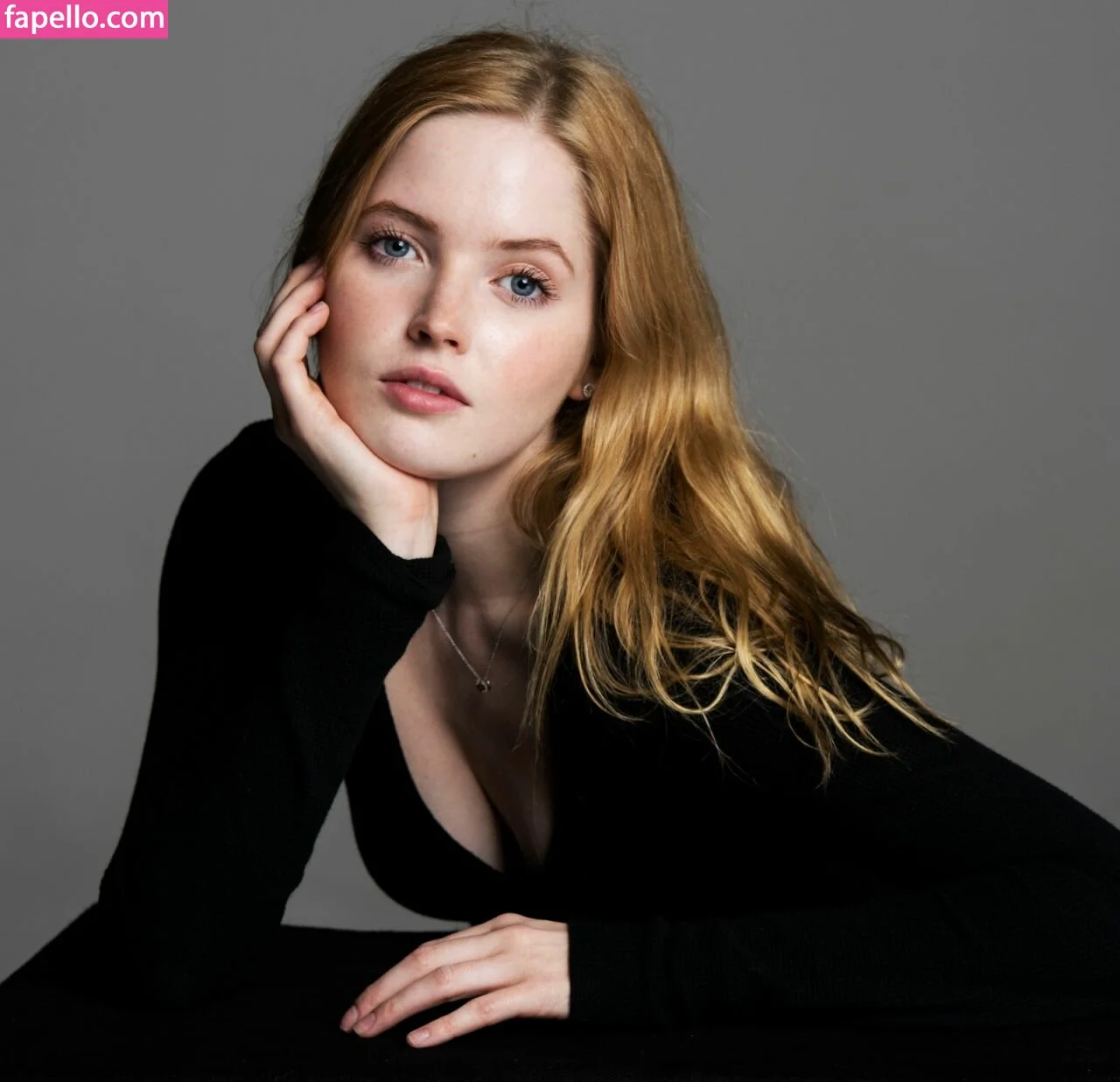 Ellie Bamber Onlyfans Photo Gallery 