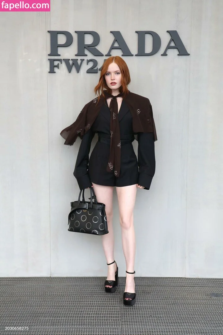 Ellie Bamber Onlyfans Photo Gallery 