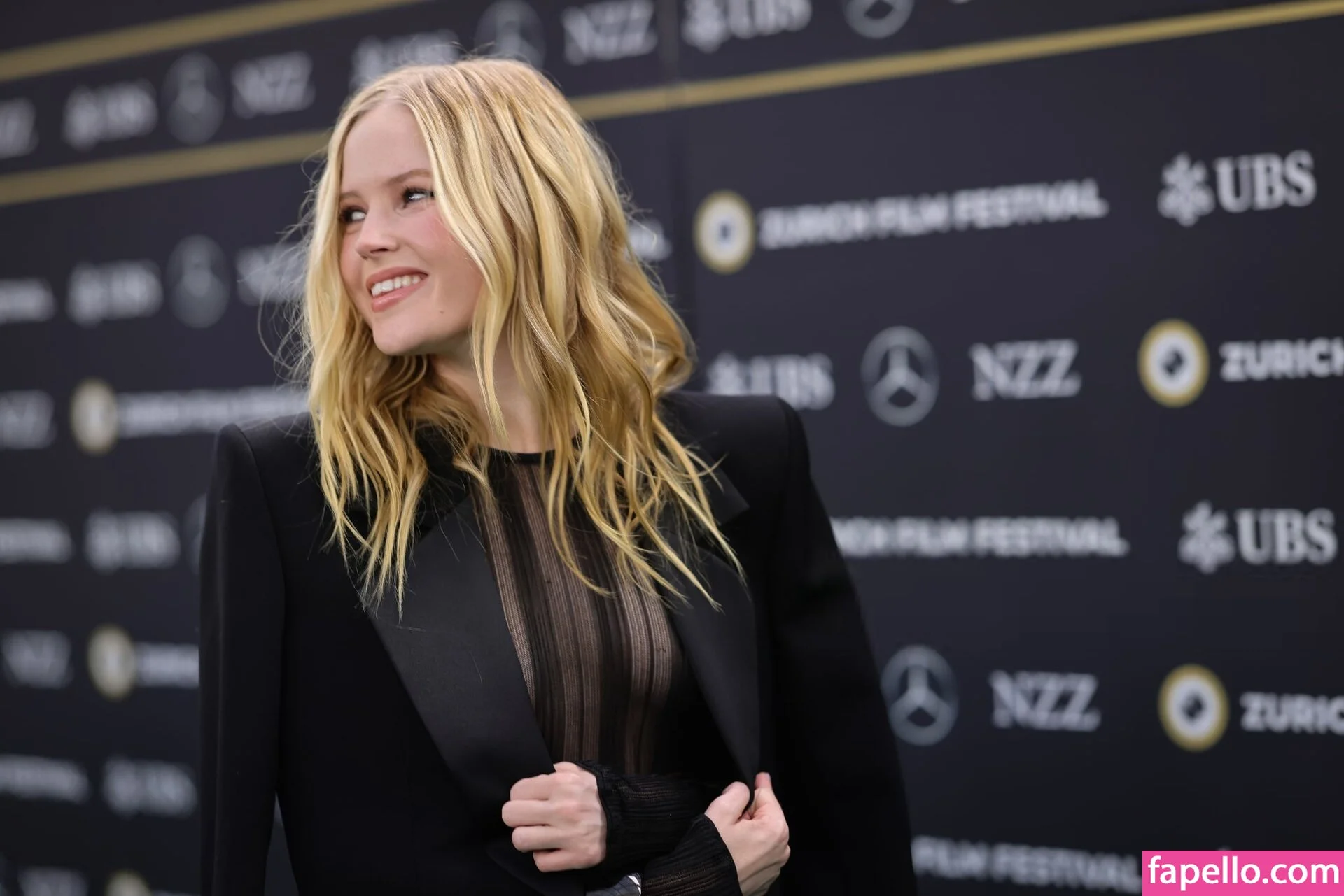 Ellie Bamber Onlyfans Photo Gallery 