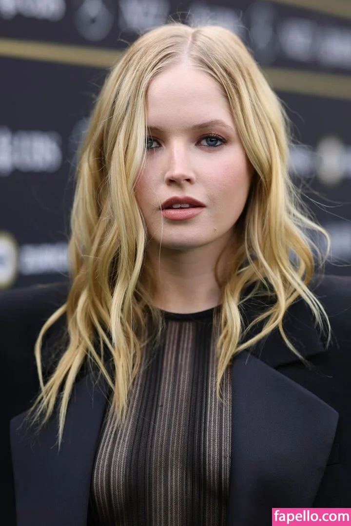 Ellie Bamber Onlyfans Photo Gallery 