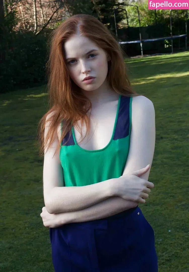 Ellie Bamber Onlyfans Photo Gallery 