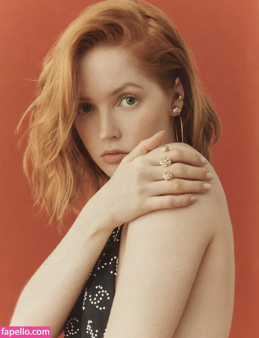 Ellie Bamber Onlyfans Photo Gallery 