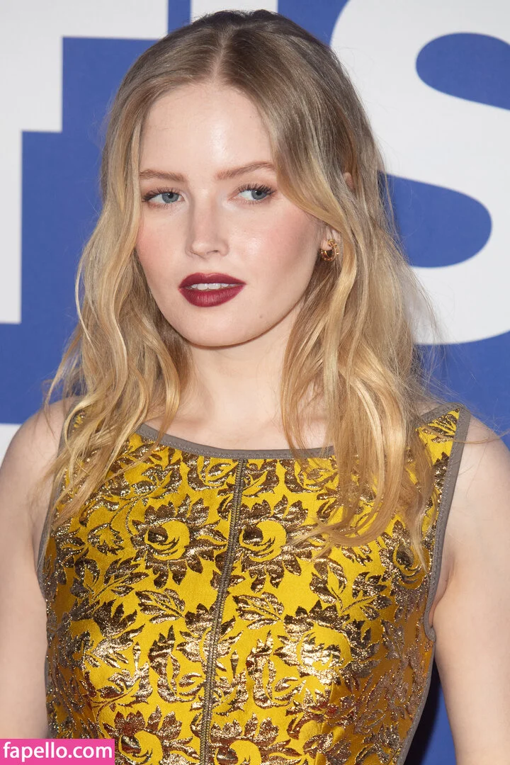 Ellie Bamber Onlyfans Photo Gallery 