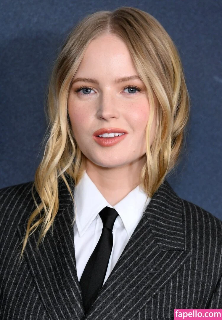 Ellie Bamber Onlyfans Photo Gallery 