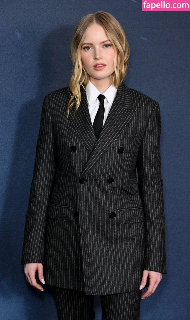 Ellie Bamber Onlyfans Photo Gallery 