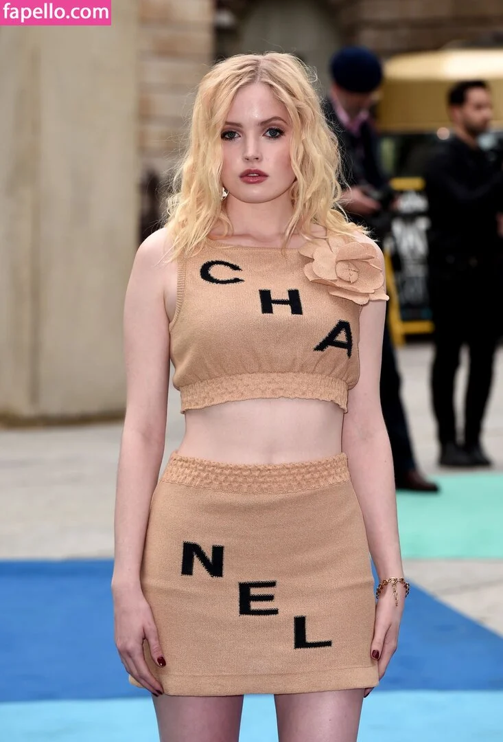 Ellie Bamber Onlyfans Photo Gallery 