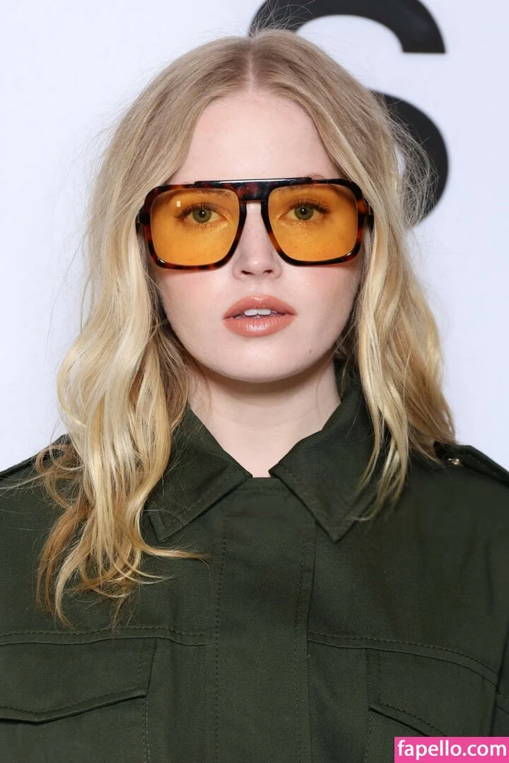 Ellie Bamber Onlyfans Photo Gallery 