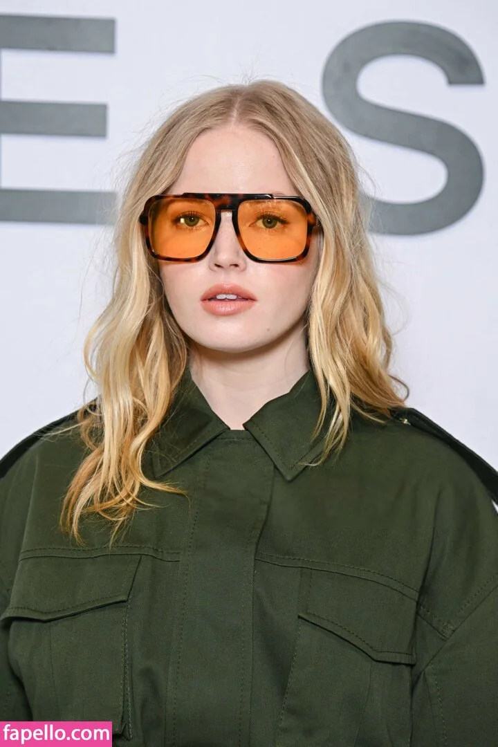 Ellie Bamber Onlyfans Photo Gallery 