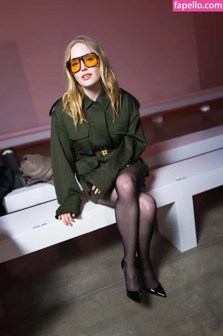 Ellie Bamber Onlyfans Photo Gallery 