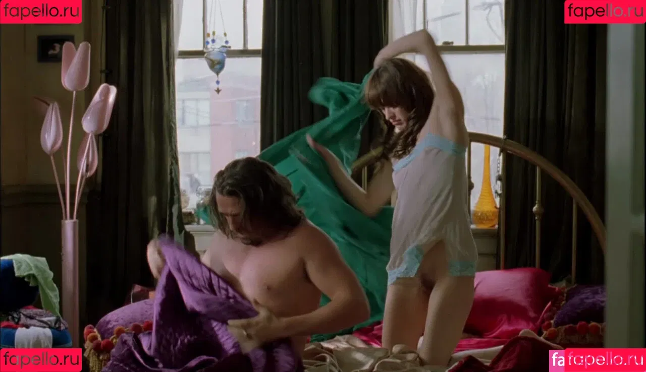 Milla Jovovich Onlyfans Photo Gallery 