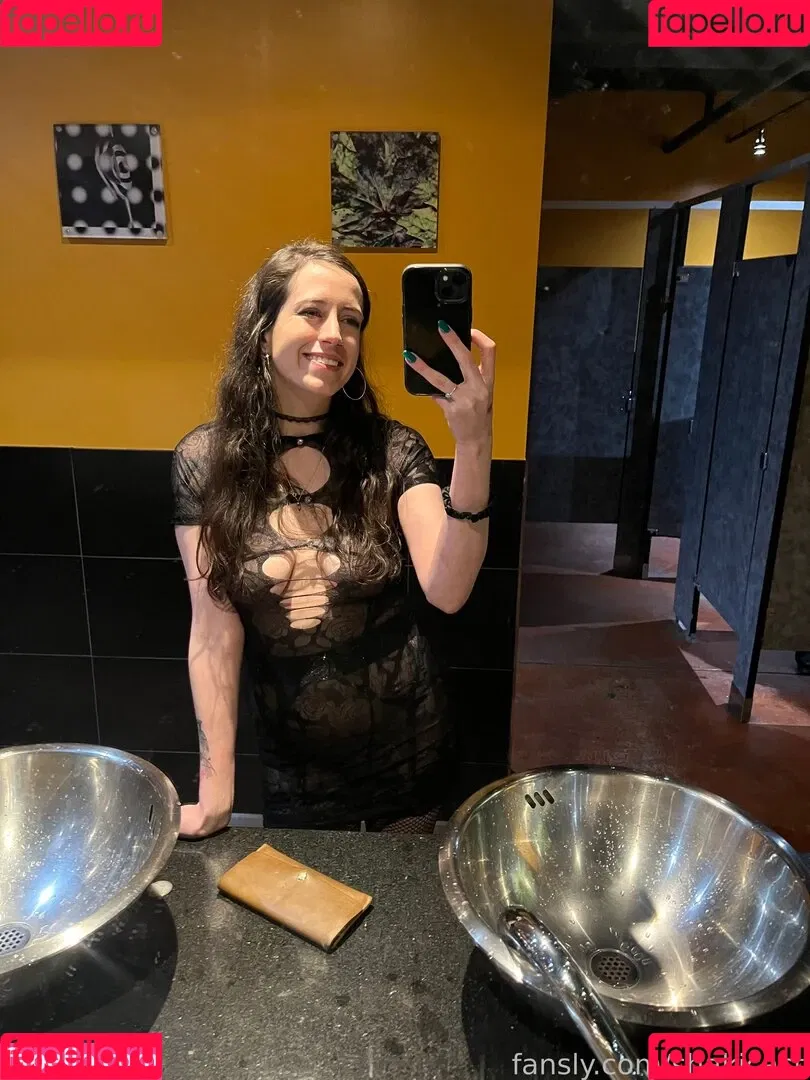 shakicast Onlyfans Photo Gallery 