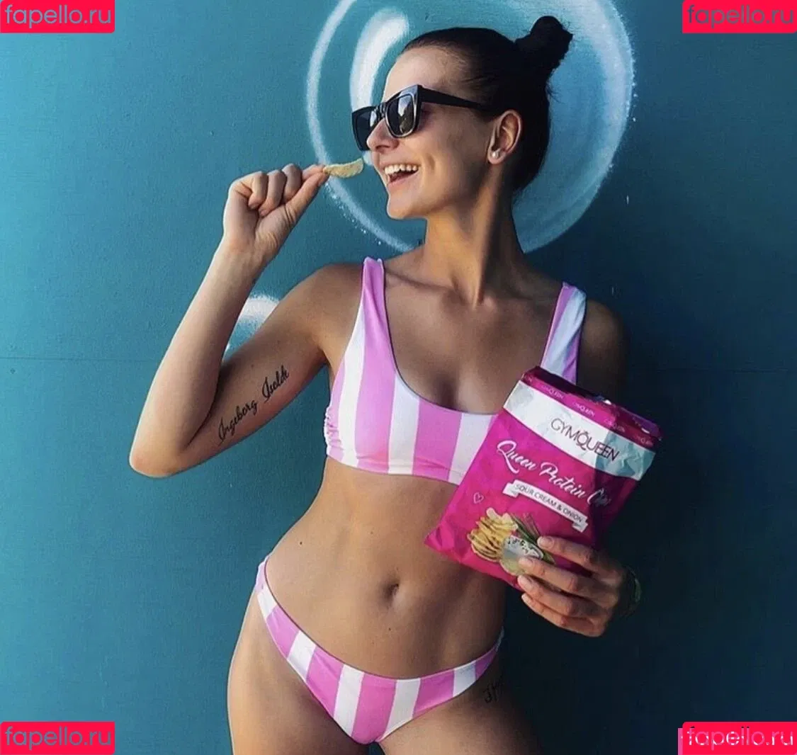 Liz Snowfoot Onlyfans Photo Gallery 
