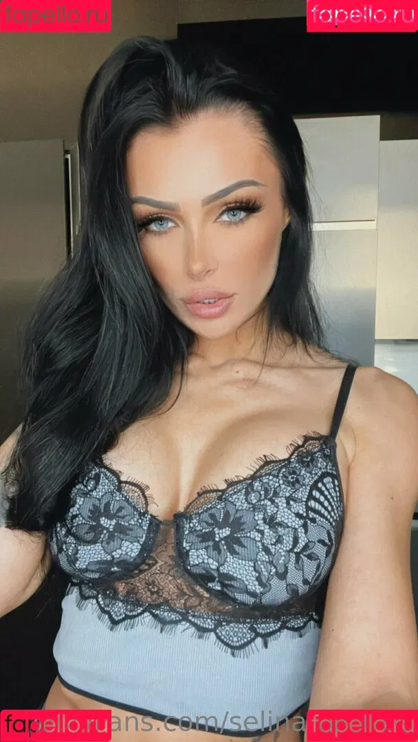 selinafox_free Onlyfans Photo Gallery 