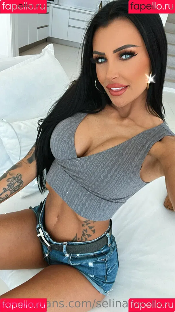 selinafox_free Onlyfans Photo Gallery 