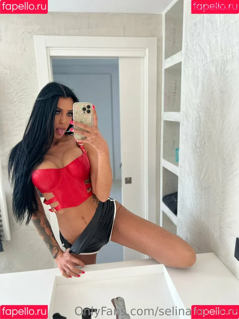 selinafox_free Onlyfans Photo Gallery 