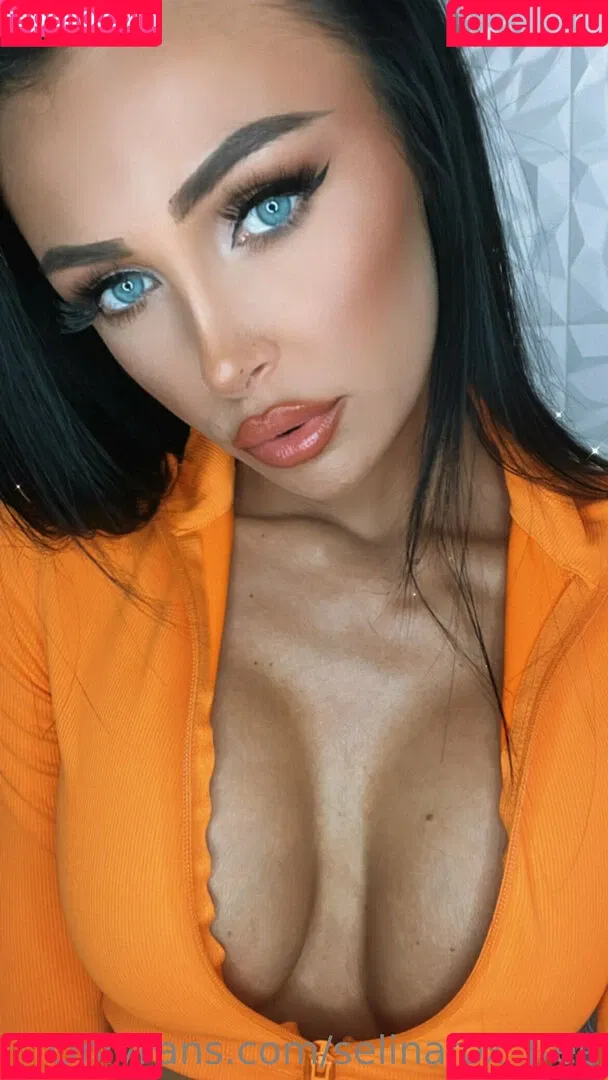 selinafox_free Onlyfans Photo Gallery 