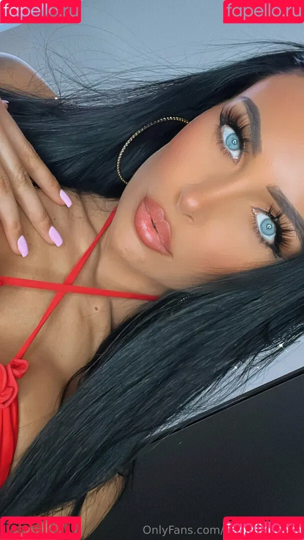 selinafox_free Onlyfans Photo Gallery 