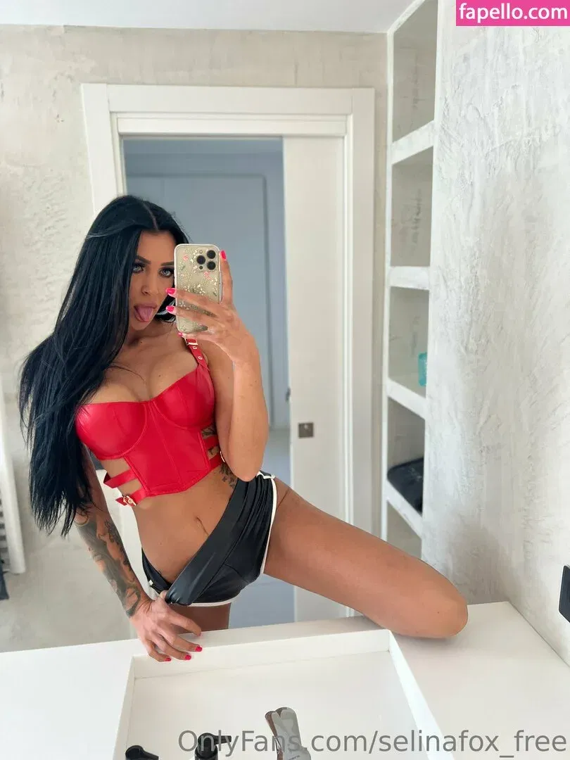 selinafox_free Onlyfans Photo Gallery 