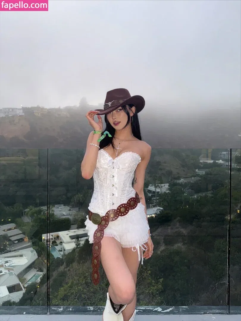 Hena Yang Onlyfans Photo Gallery 