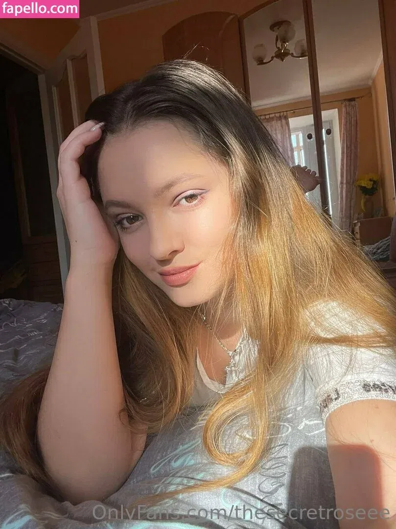 thesecretroseee Onlyfans Photo Gallery 