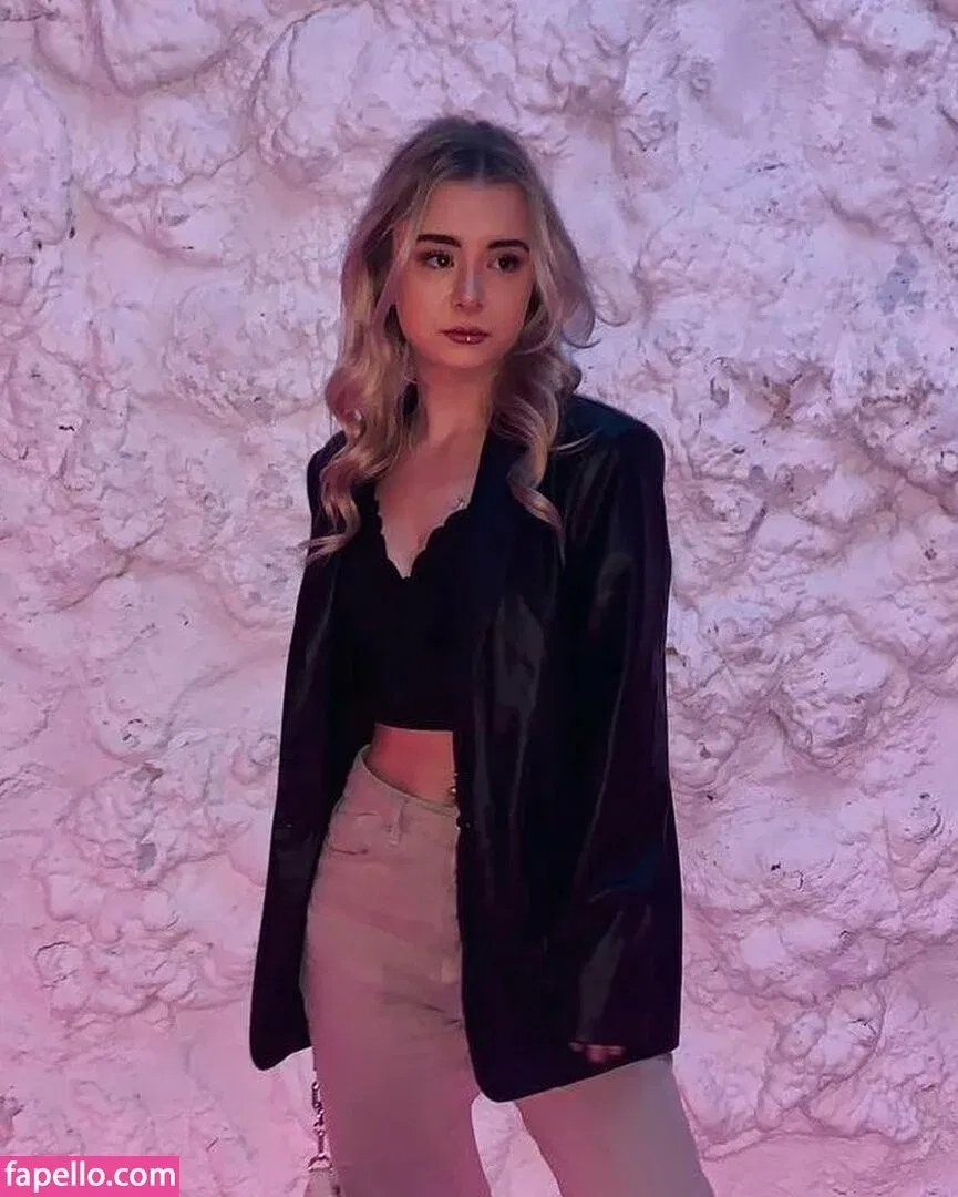 Kerry Ingram Onlyfans Photo Gallery 