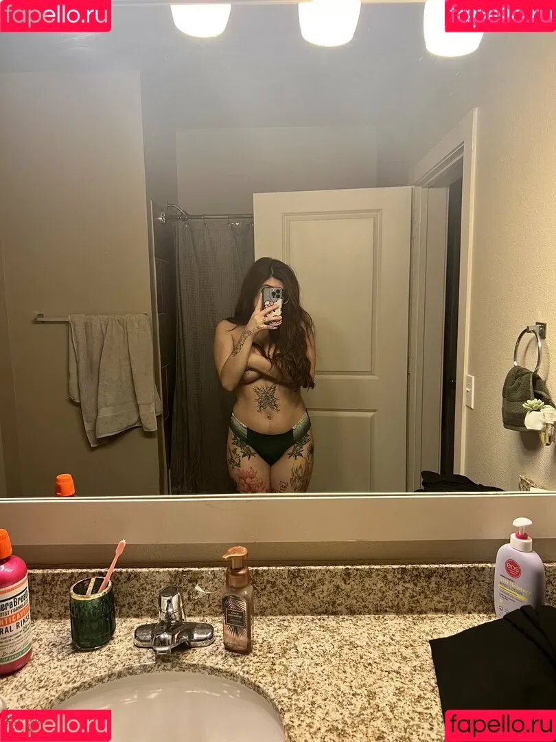 IiIjiggles Onlyfans Photo Gallery 