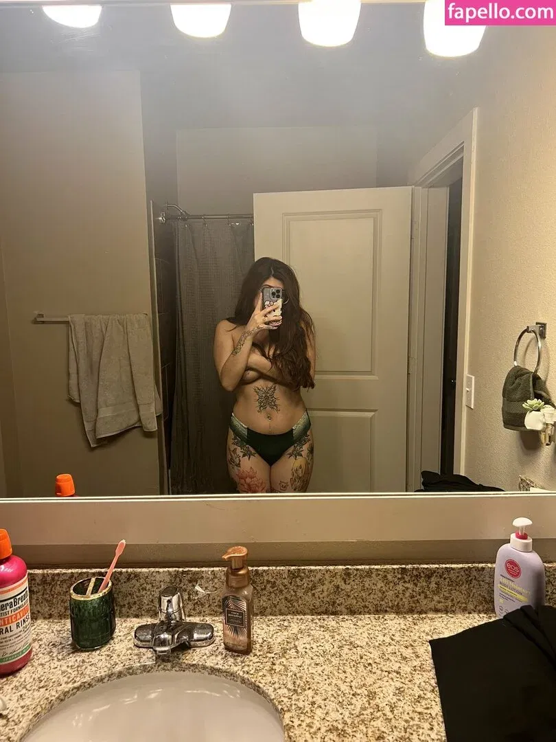 IiIjiggles Onlyfans Photo Gallery 