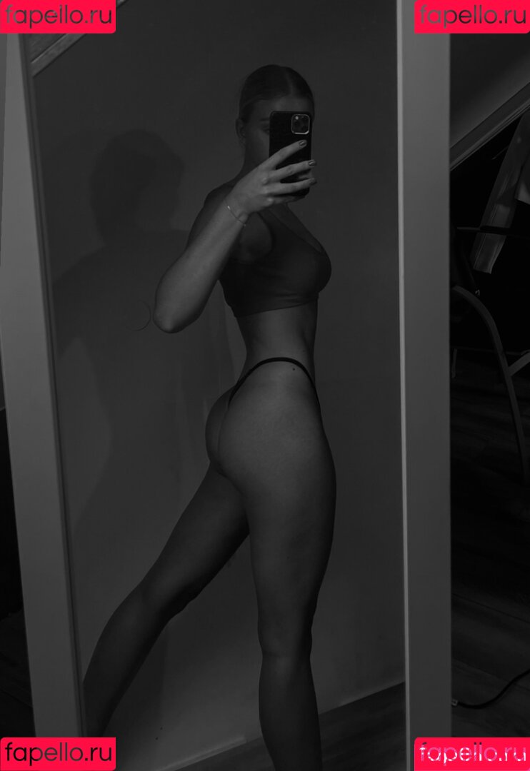 Lleona Bauer Onlyfans Photo Gallery 