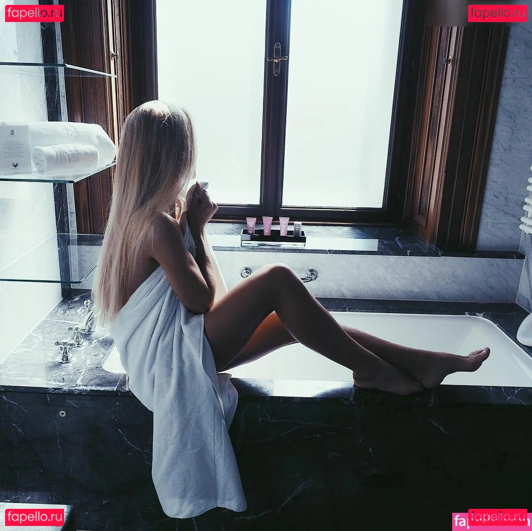 Maren Schiller Nude Onlyfans Photo 32