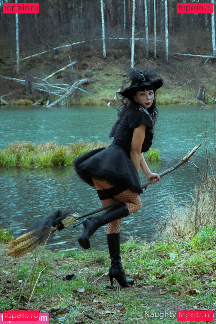 Naughty Lada Onlyfans Photo Gallery 