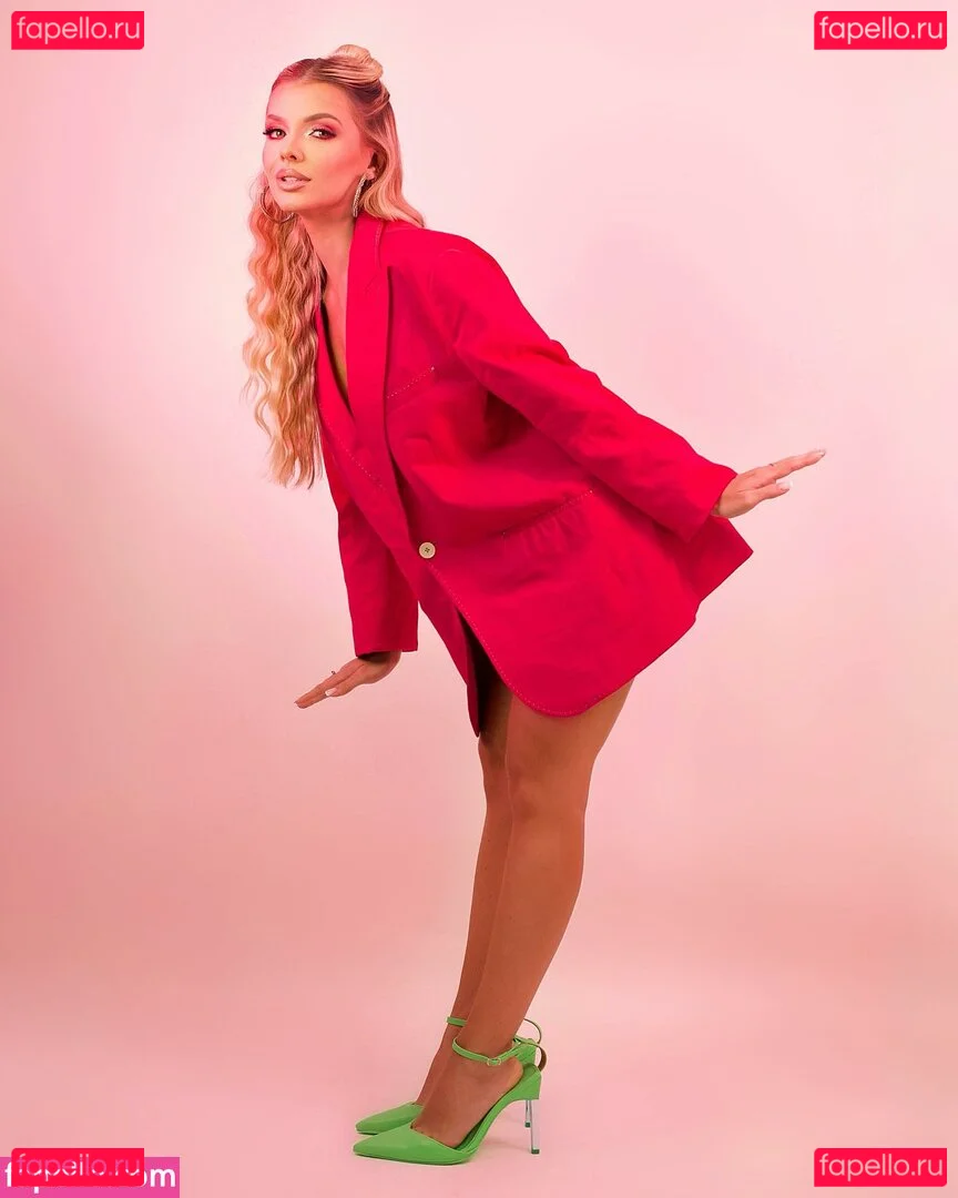 Carol Bresolin Onlyfans Photo Gallery 