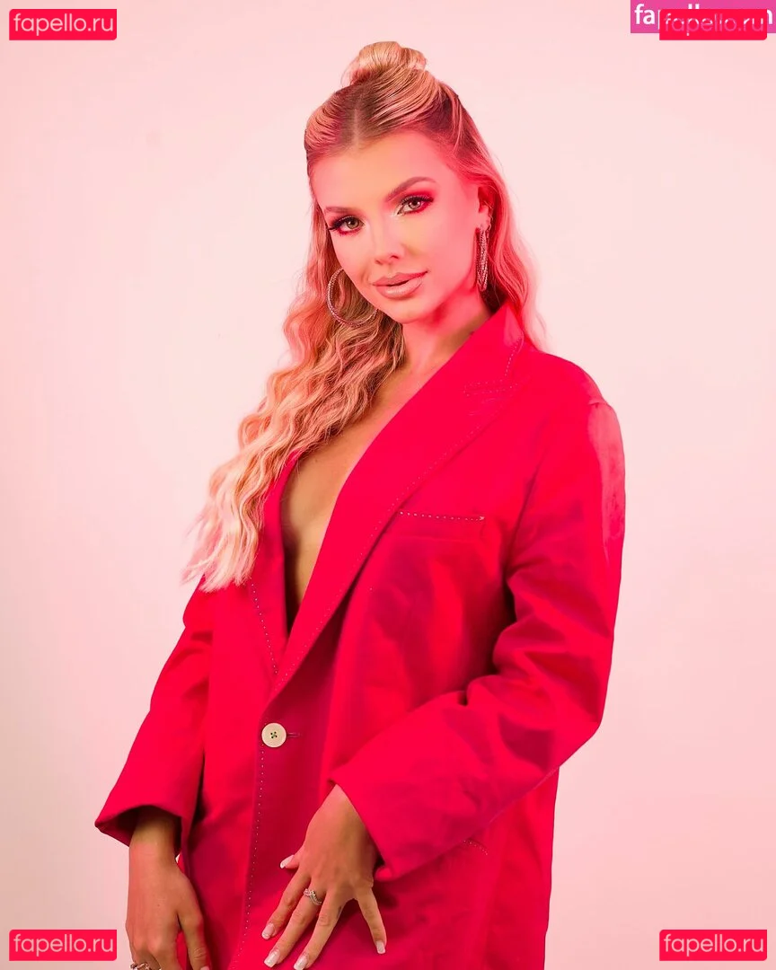 Carol Bresolin Onlyfans Photo Gallery 