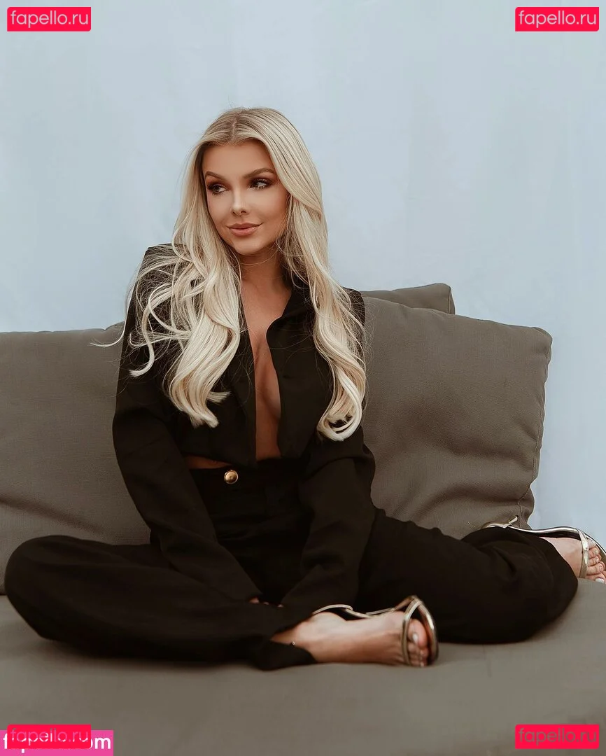 Carol Bresolin Onlyfans Photo Gallery 