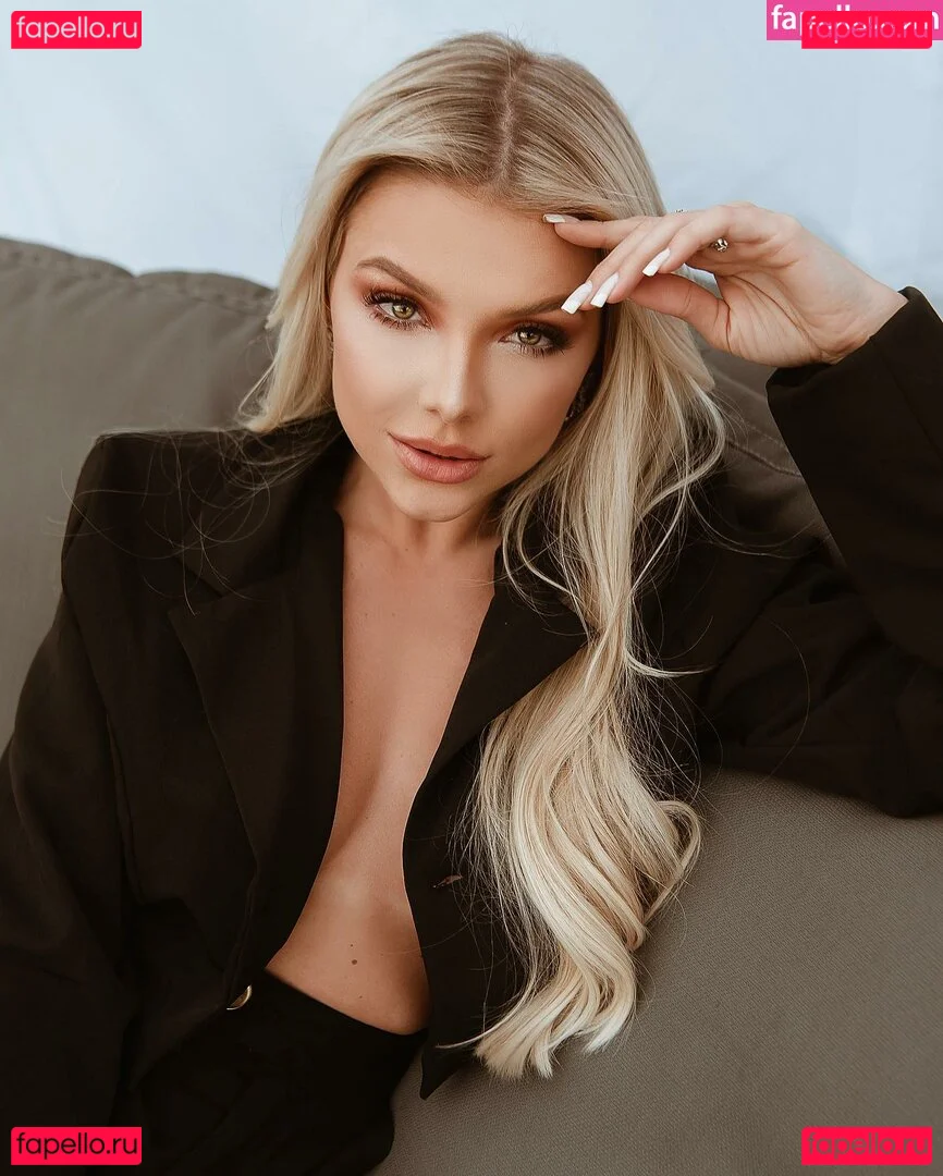 Carol Bresolin Onlyfans Photo Gallery 