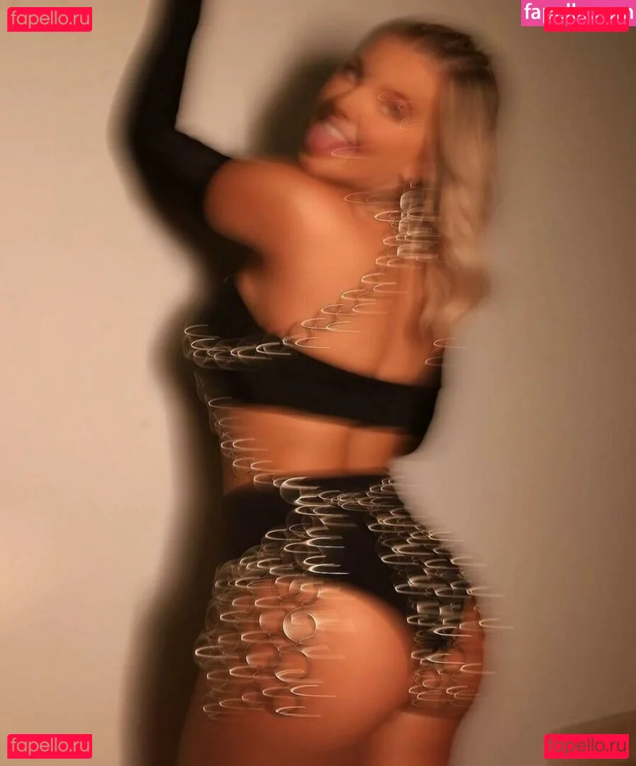 Carol Bresolin Onlyfans Photo Gallery 