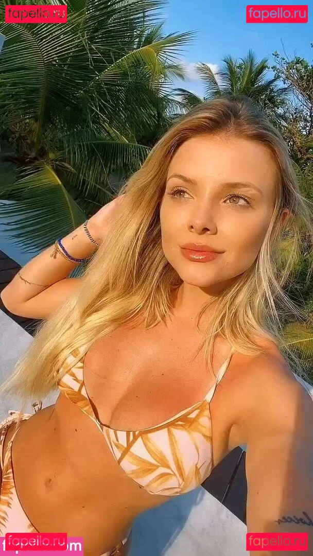 Carol Bresolin Onlyfans Photo Gallery 