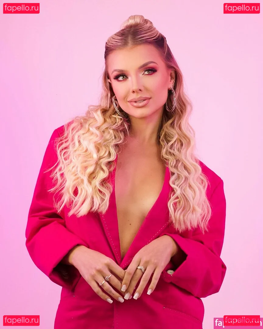 Carol Bresolin Onlyfans Photo Gallery 