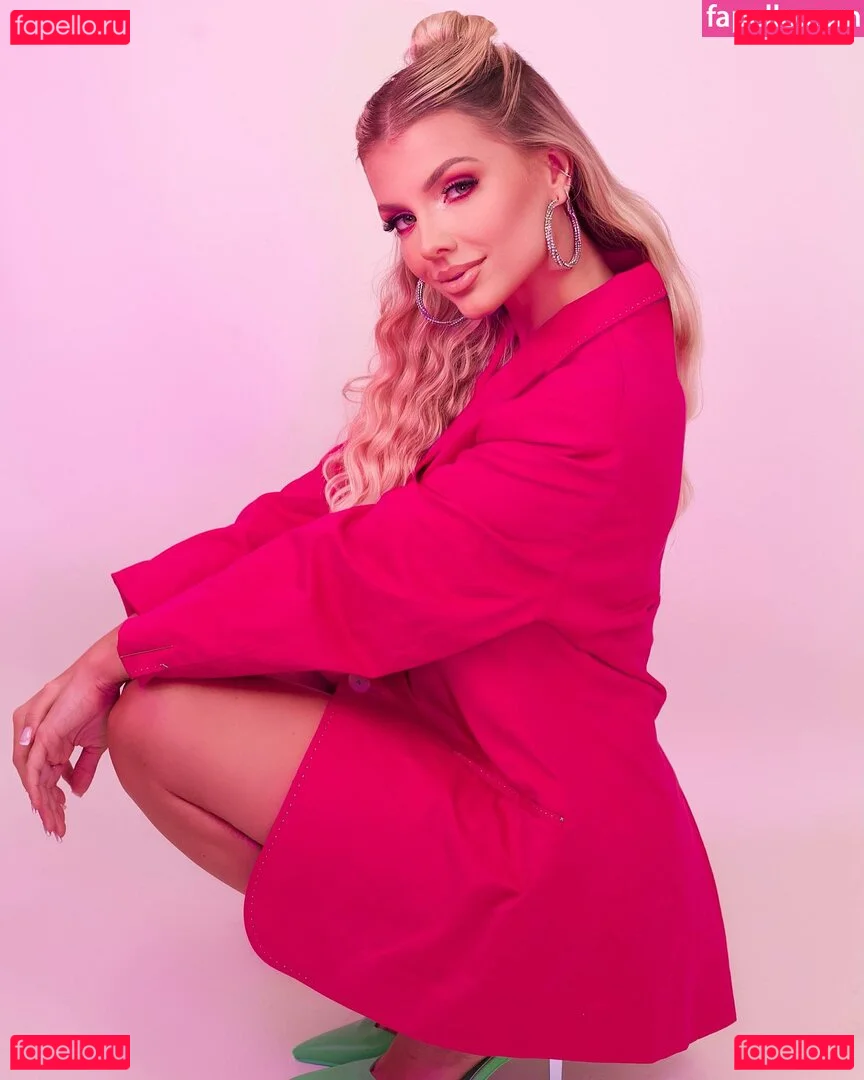 Carol Bresolin Onlyfans Photo Gallery 