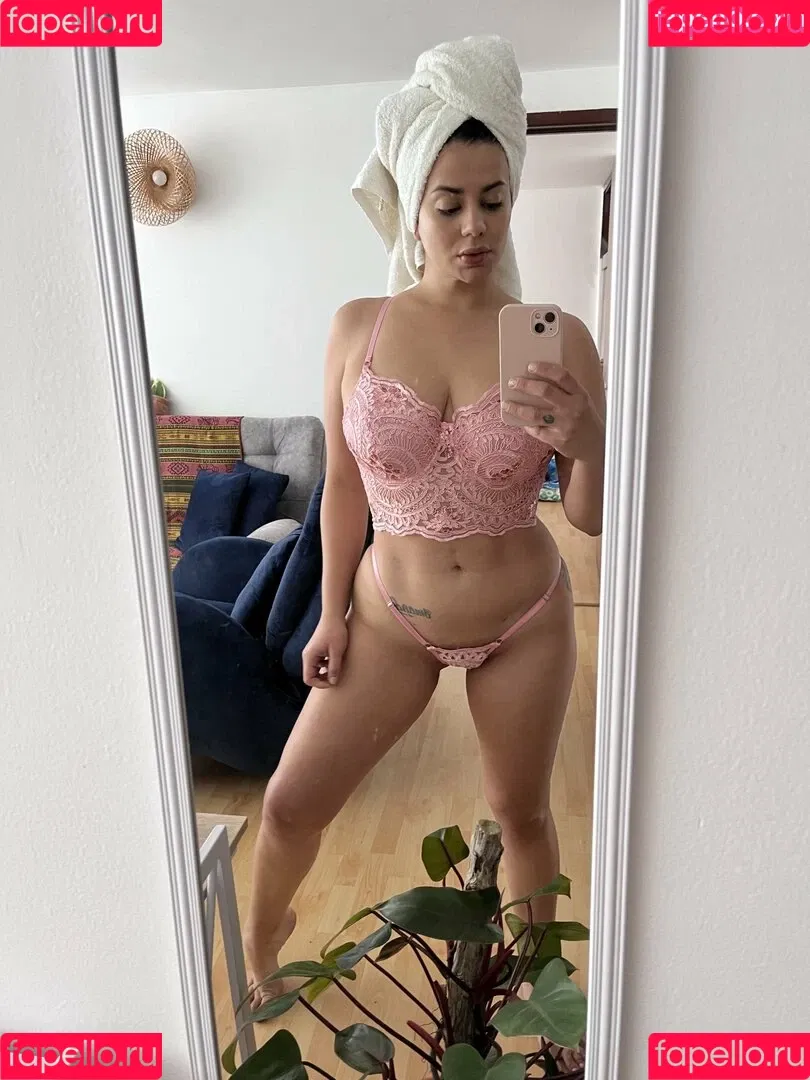 Amaranta Hank Onlyfans Photo Gallery 